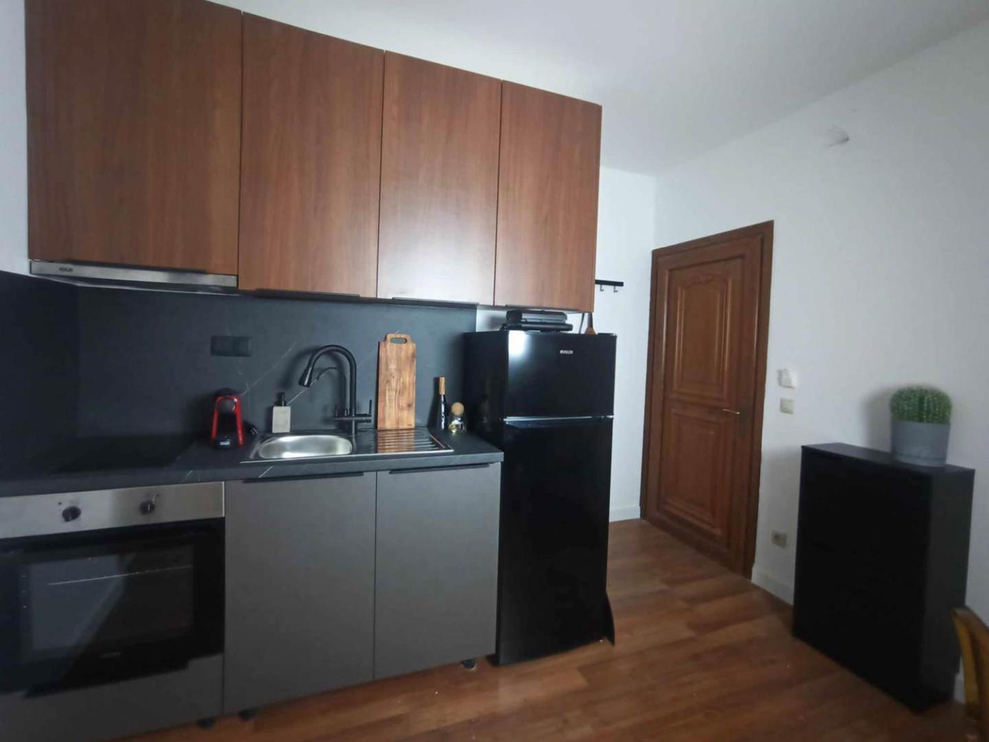 Down Town Luxurious Apartments 4 อเล็กซานโดรโพลิส ภายนอก รูปภาพ