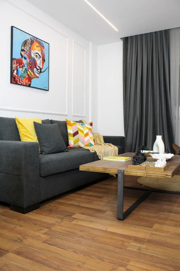 Down Town Luxurious Apartments 4 อเล็กซานโดรโพลิส ภายนอก รูปภาพ