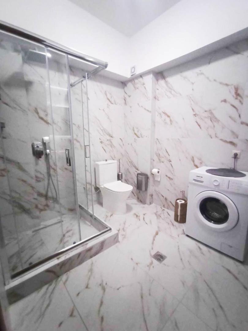 Down Town Luxurious Apartments 4 อเล็กซานโดรโพลิส ภายนอก รูปภาพ