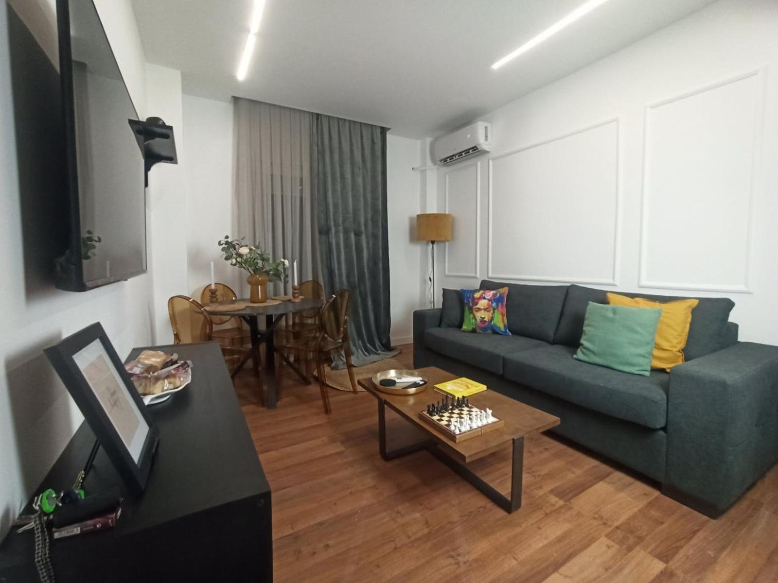 Down Town Luxurious Apartments 4 อเล็กซานโดรโพลิส ภายนอก รูปภาพ