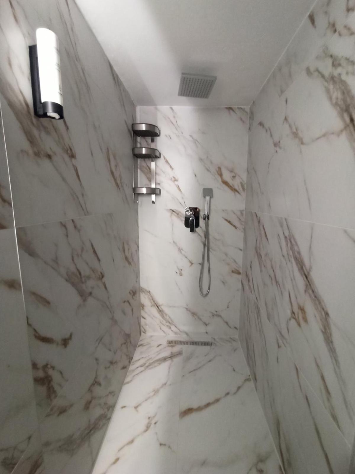Down Town Luxurious Apartments 4 อเล็กซานโดรโพลิส ภายนอก รูปภาพ
