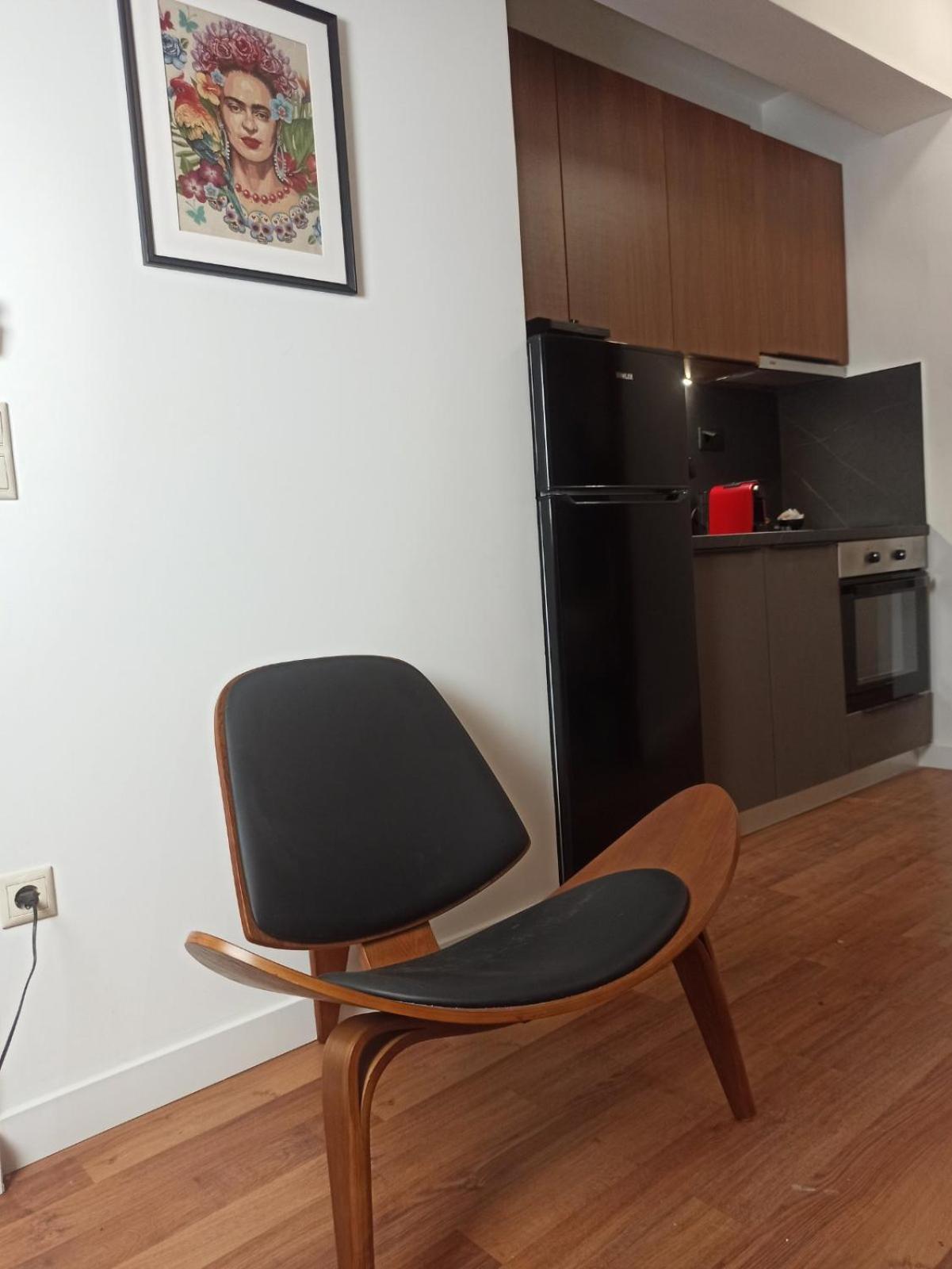 Down Town Luxurious Apartments 4 อเล็กซานโดรโพลิส ภายนอก รูปภาพ